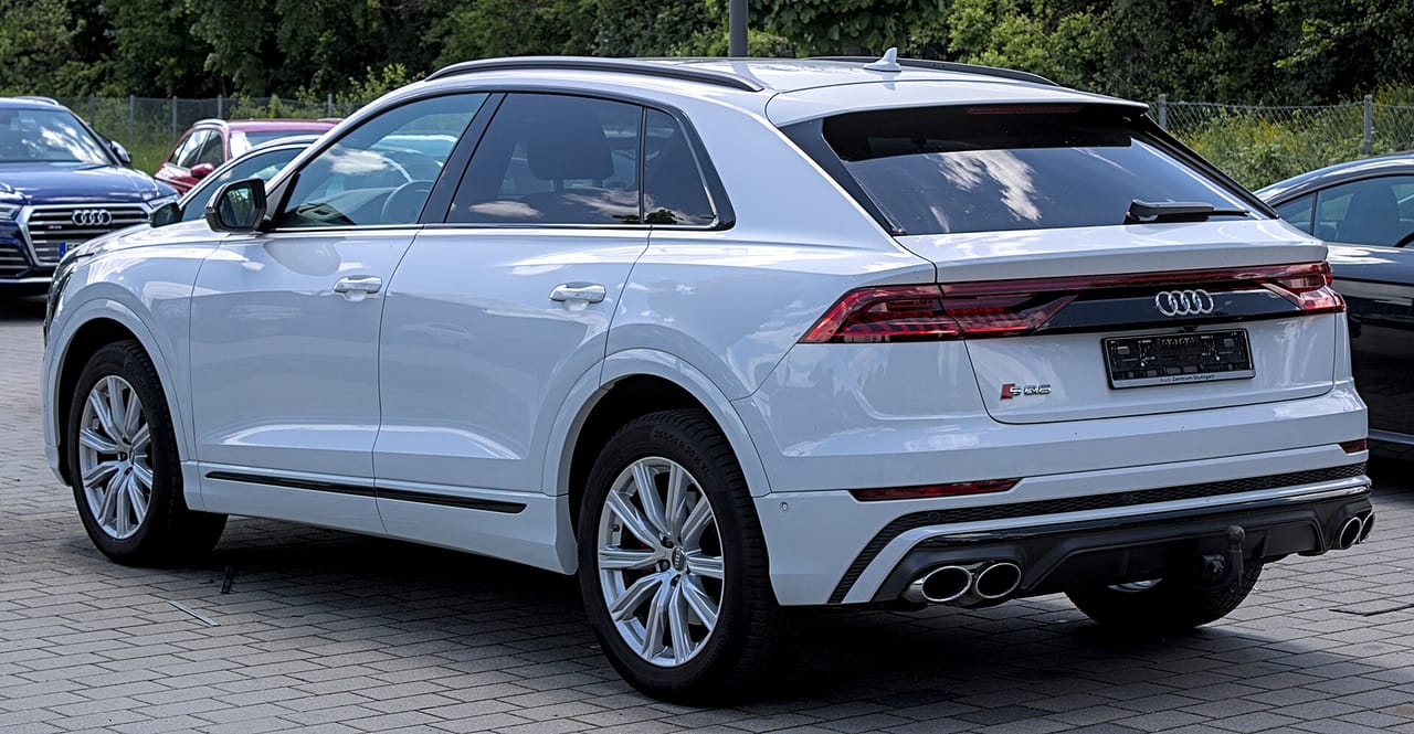 Audi RS Q8 galeri 1