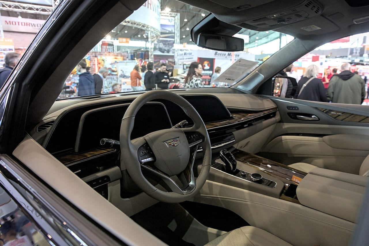 Cadillac Escalade kapak