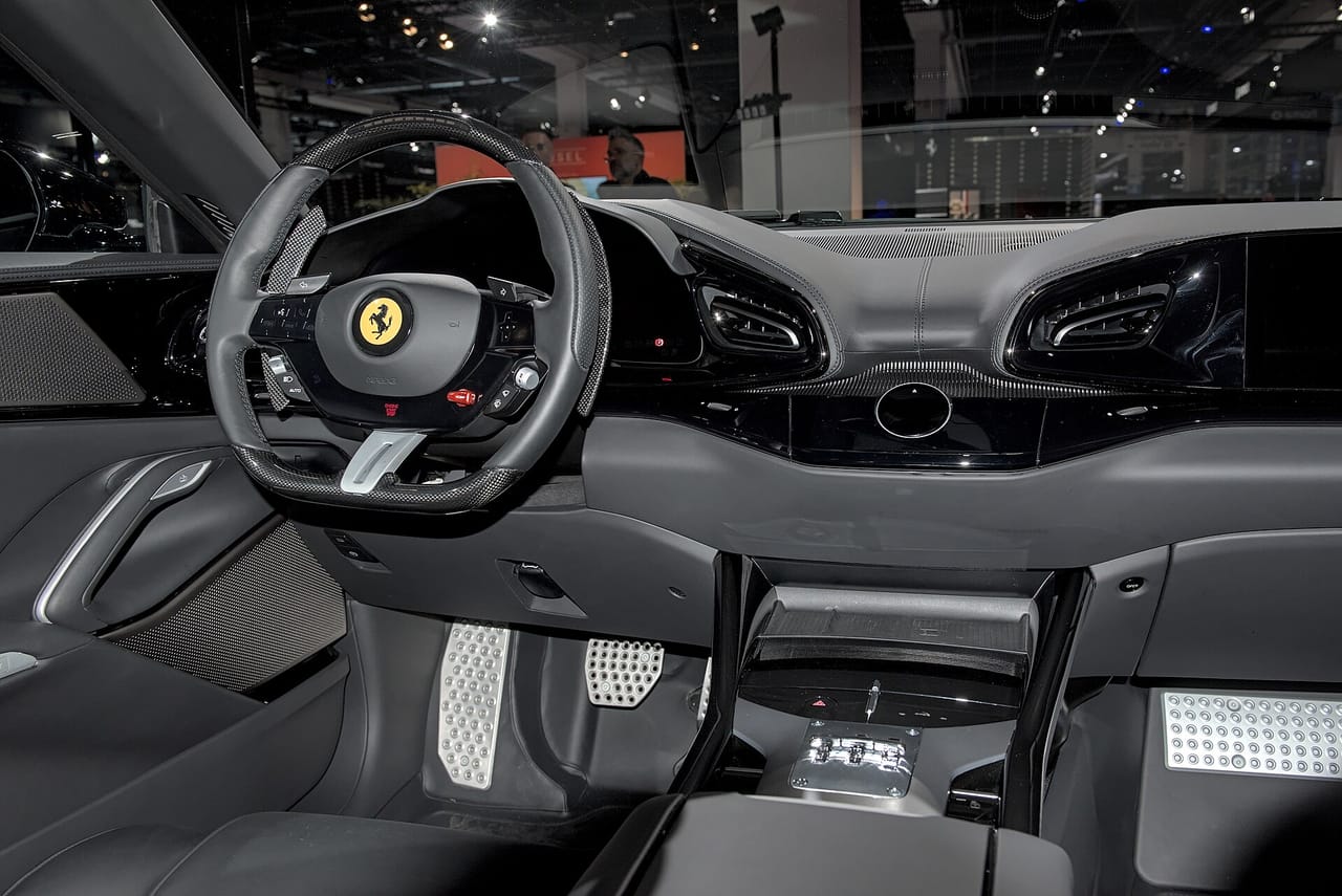 Ferrari Purosangue kapak