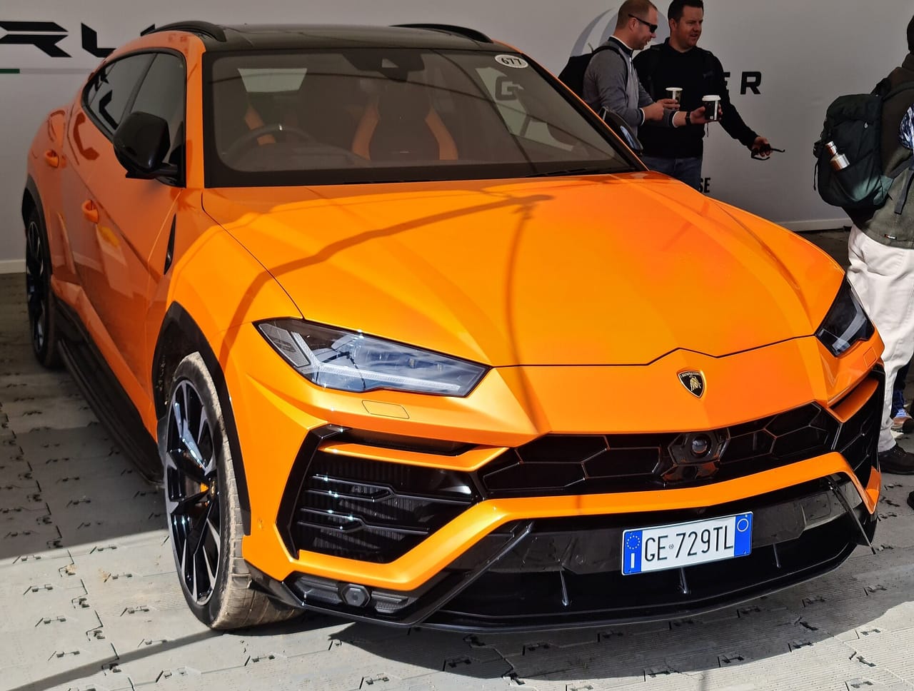 Lamborghini Urus SE kapak