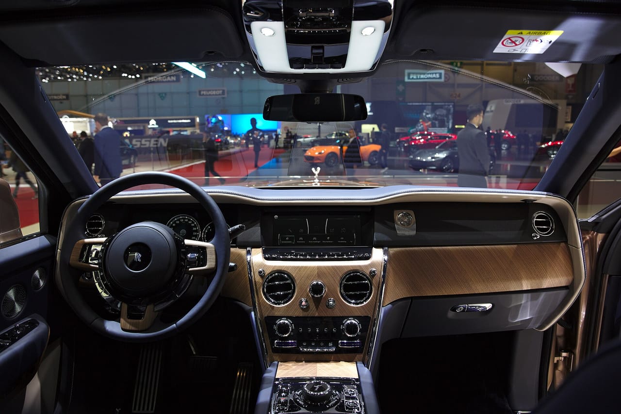 Rolls-Royce Cullinan kapak
